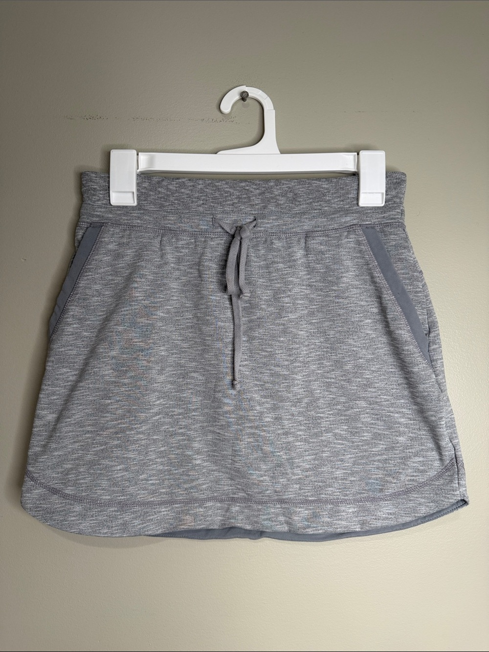 Athleta Heather Gray Athletic Skirt with Drawstring XS